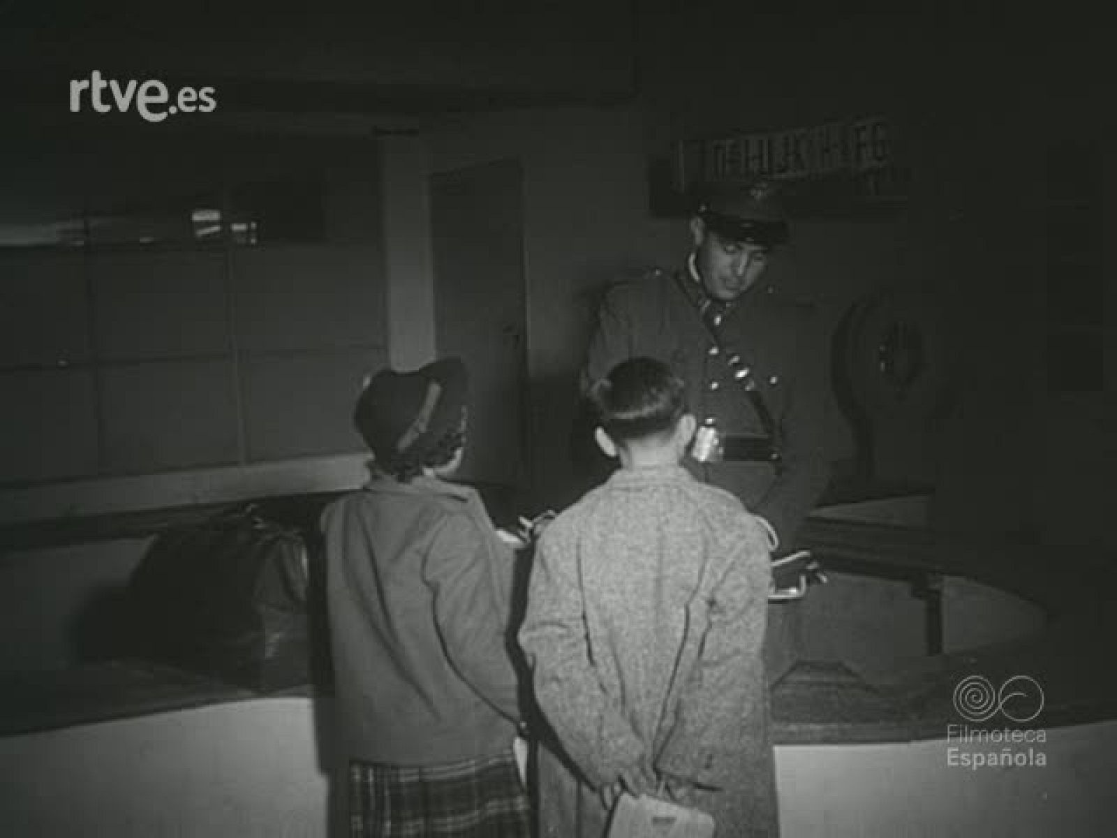 NOT N 725 B - NO-DO | Ver