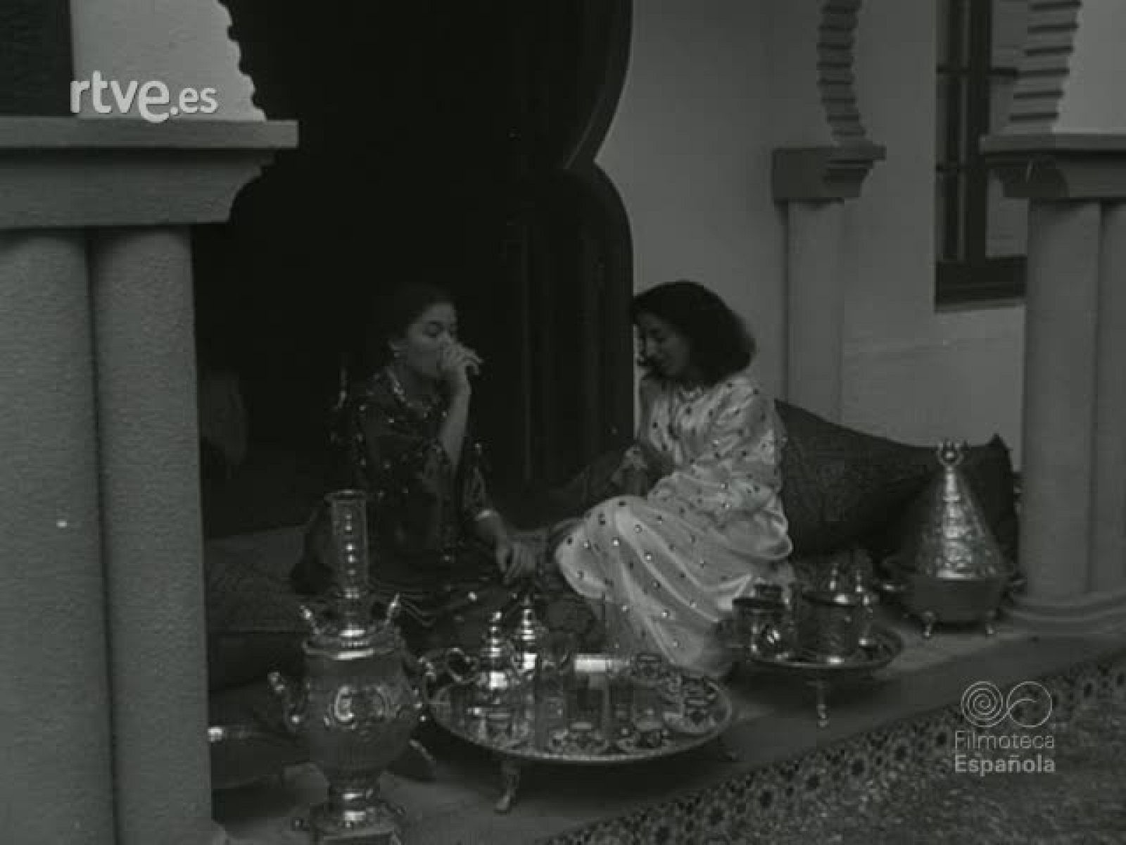 NOT N 411 B - NO-DO | Ver