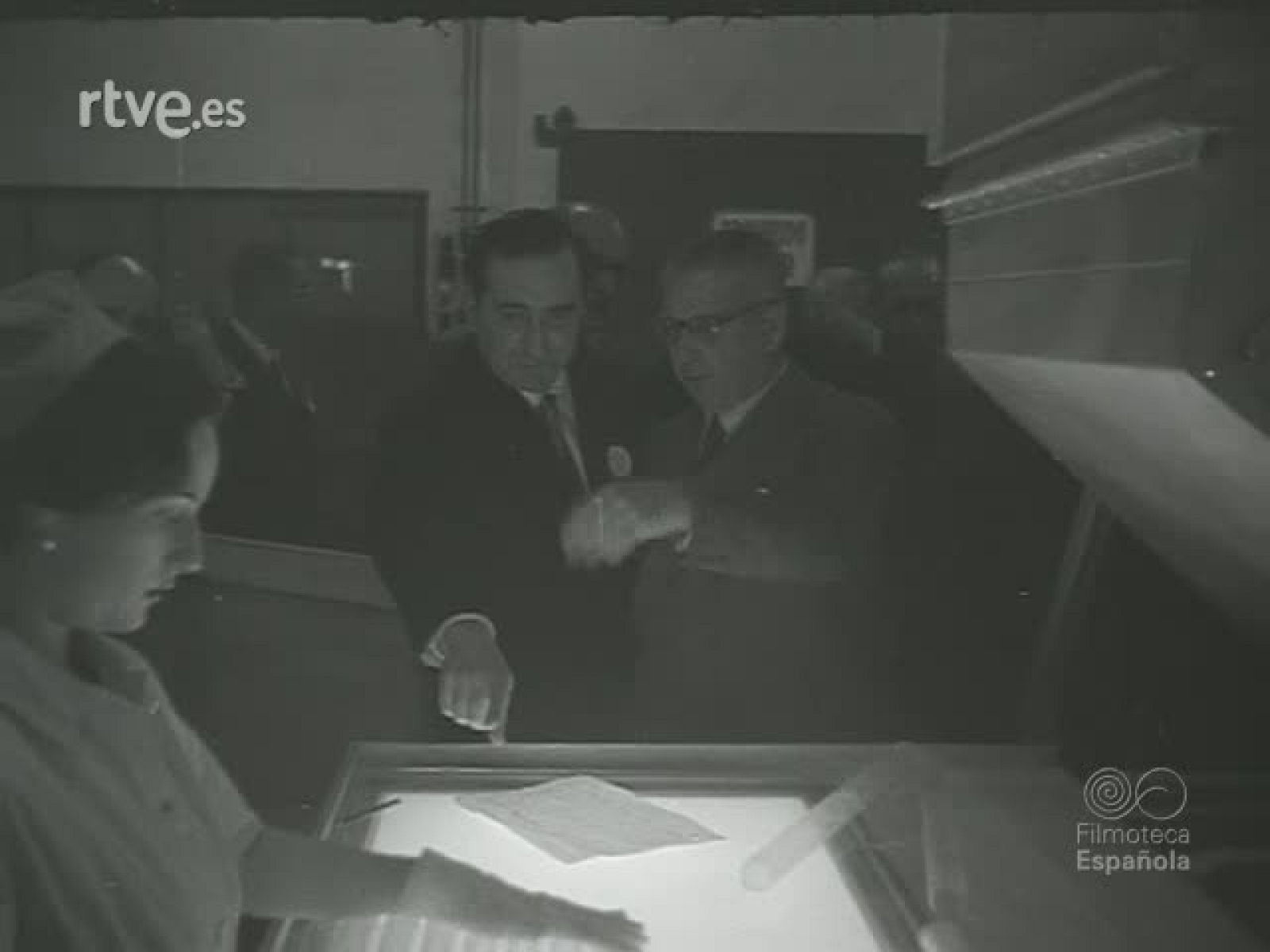 NOT N 422 B - NO-DO | Ver