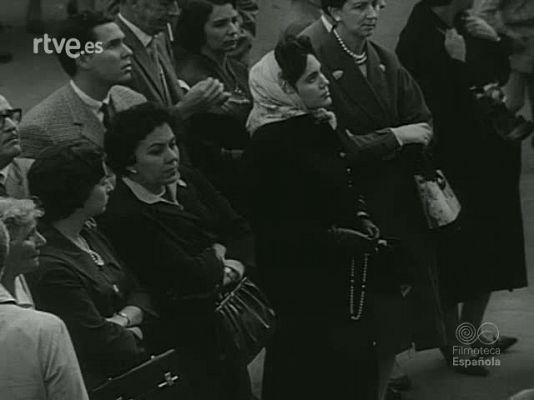 NO-DO - NOT N 823 A ESPECIAL PIO XII HA MUERTO