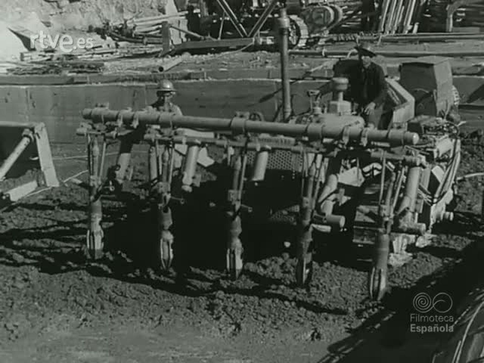 NOT N 946 C - NO-DO | Ver