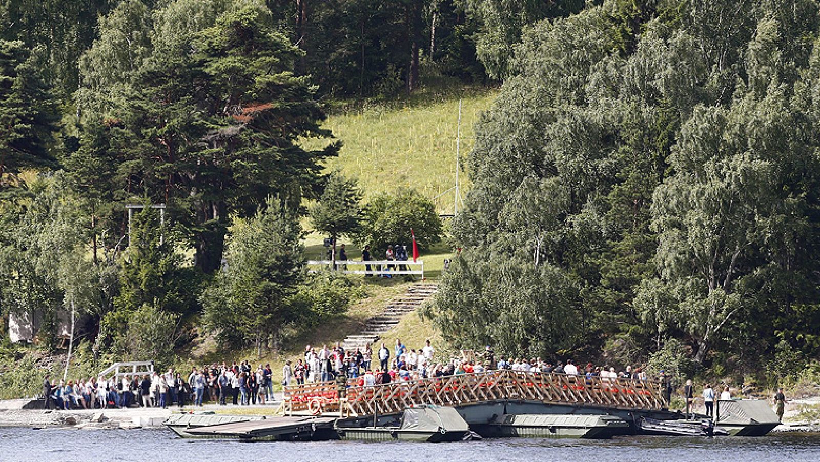 Crónica de los atentados que conmovieron a Noruega