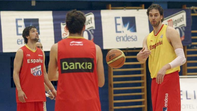 La selección española de baloncesto cuenta las horas que restan para el encuentro amistoso contra Estados Unidos, previo a los Juegos Olímpicos de Londres. Será el duelo entre los dos principales favoritos a la medalla de oro.