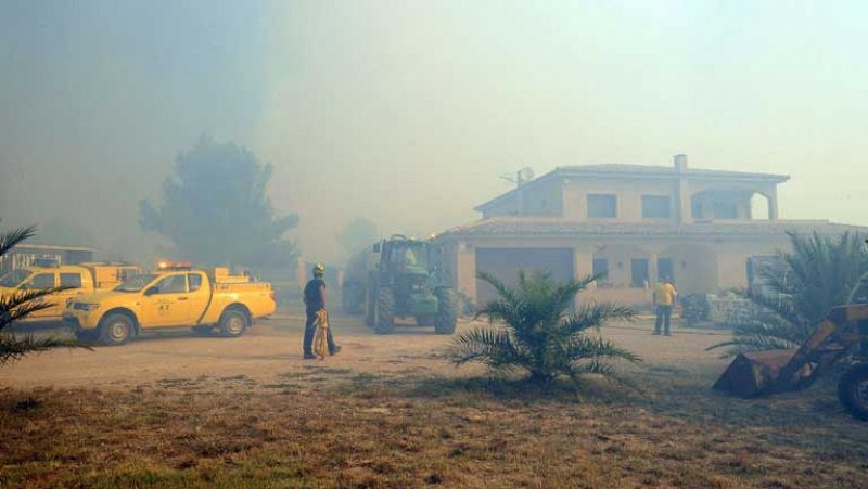 El fuego que avanza sin control por en el Alt Empordà se ha cobrado ya cuatro víctimas mortales