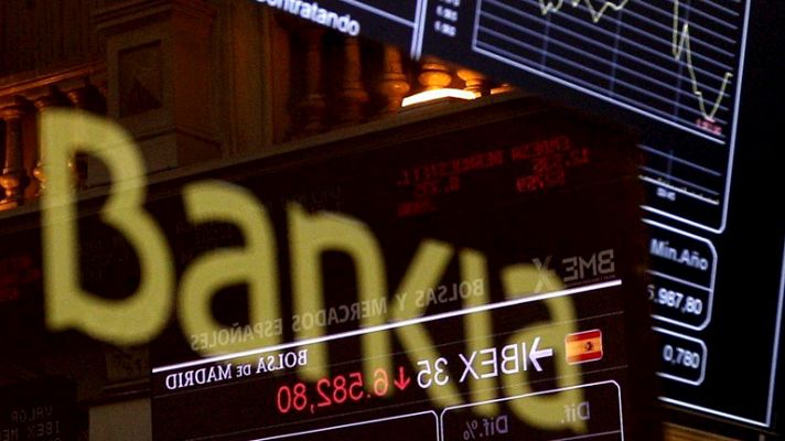 Telediario 1 - Tres ex altos cargos del Gobierno socialista comparecen en el Congreso para hablar de la reestructuración bancaria