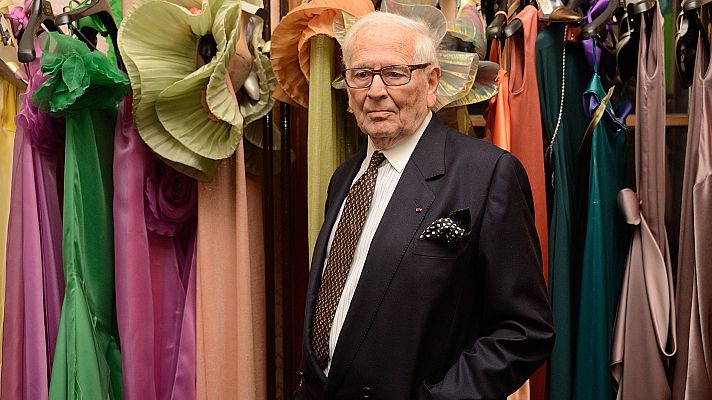 Flash moda monográficos - Pierre Cardin. El hombre que socializó la moda