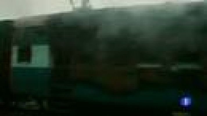 Telediario 1 - 47 muertos en un incendio en India