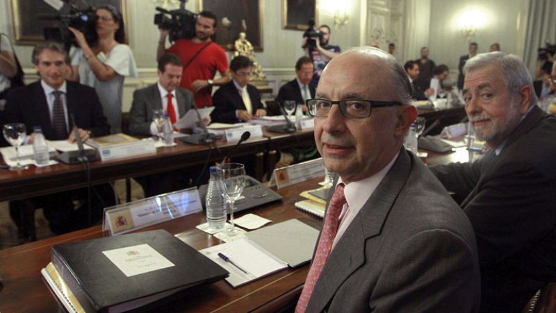  Gobierno y CC.AA. se reúnen este martes para fijar los objetivos de déficit para 2013