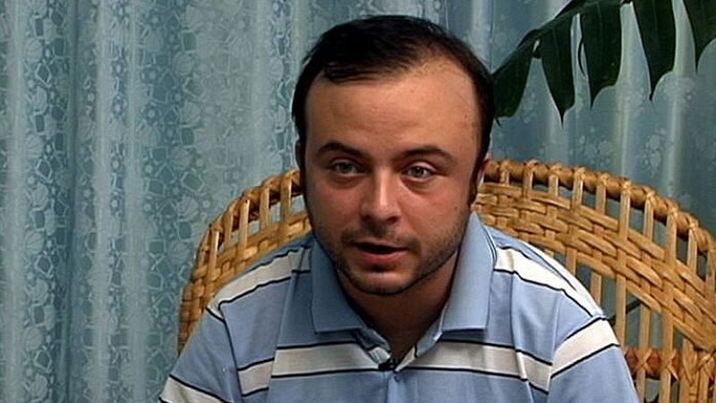  El español Angel Carromero, conductor del vehículo que sufrió el accidente en el que murió el opositor cubano Oswaldo Payá, "se encuentra instruido de cargo por homicidio", reveló hoy el diario oficial cubano 'Granma'. 