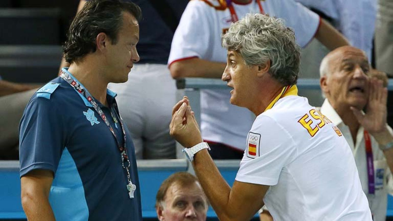 España ha encajado su primera derrota contra Croacia en waterpolo masculino por culpa de un claro error arbirtral en los instantes finales del partido, cuando Iván Pérez hizo un disparo de espaldas que se le escapó al portero croata.