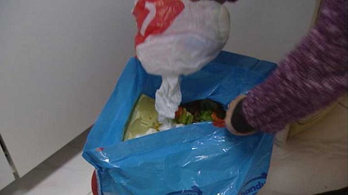 Telediario 1 - Menos basura y más reciclaje