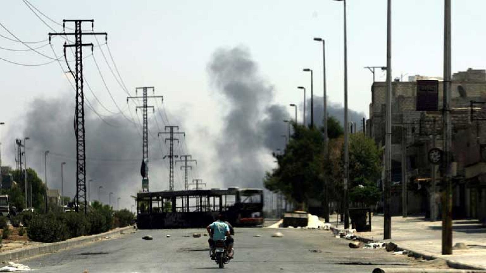 Miles de personas atrapadas por el fuego del ejército y los rebeldes en Siria