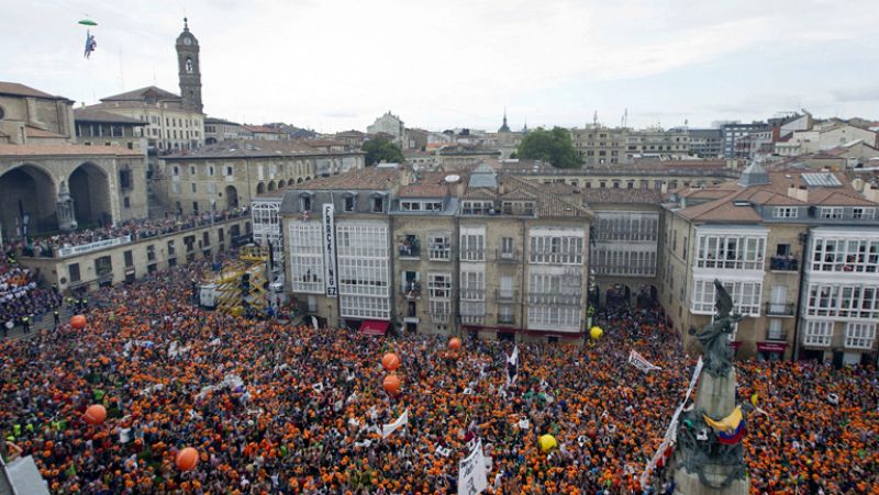 Comienzan las fiestas de Vitoria con el descenso del Celedón