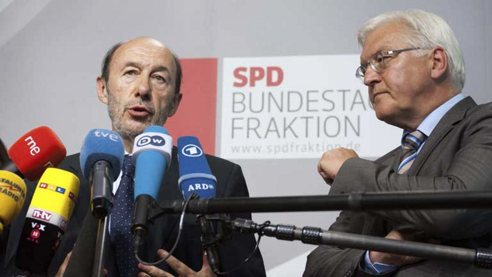 En Alemania, la oposición presiona a la canciller Merkel