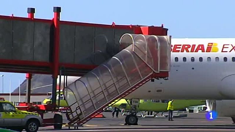 Los incendios no impiden la afluencia de visitantes a La Gomera y La Palma