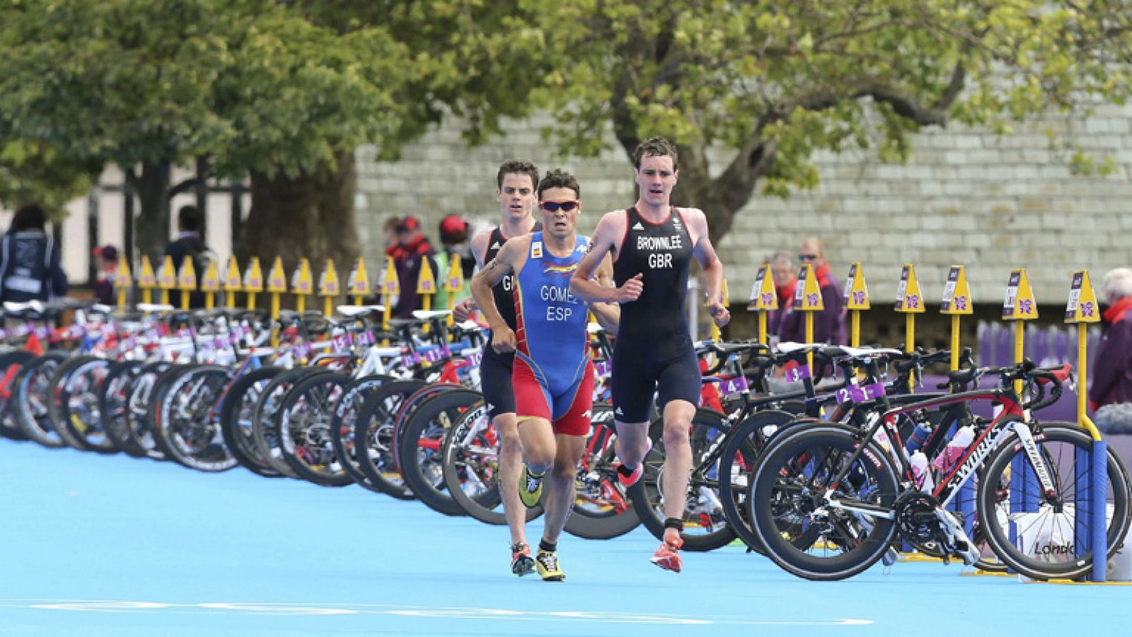 Telediario 1: Gómez Noya: "El trabajo ha dado sus frutos" | RTVE Play