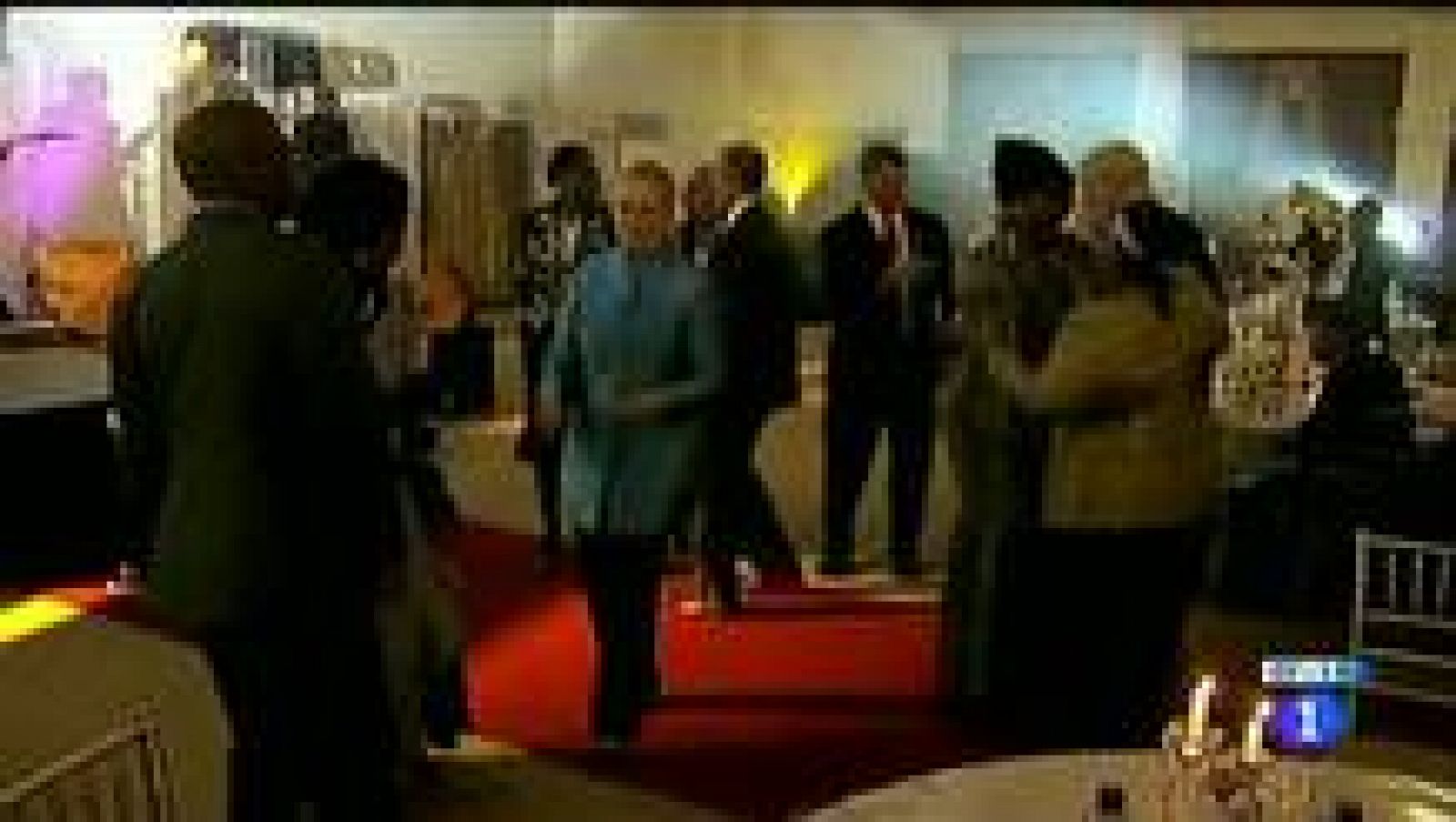 Informativo 24h: Hillary Clinton se mueve con ritmos africanos | RTVE Play