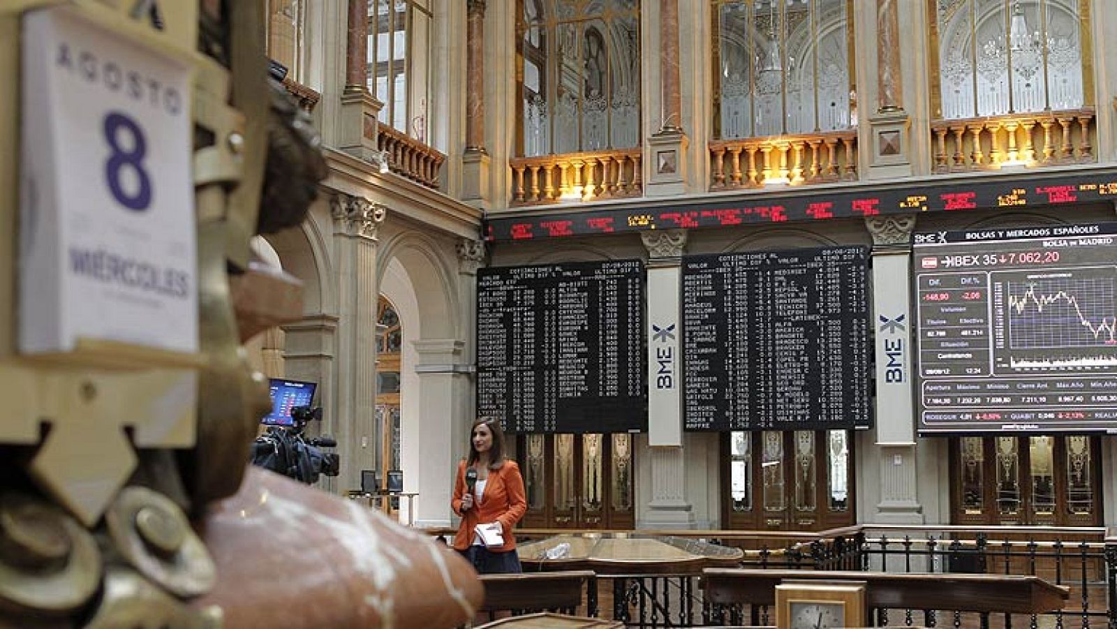 La Bolsa española rompe con tres días de ganancias mientras sube la presión sobre la deuda