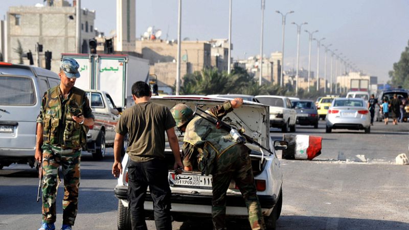 Los medios de comunicación oficiales sirios afirman que el ejército ha recuperado el control de Alepo