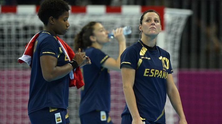 Las 'guerreras' de balonmano caen con la cabeza alta