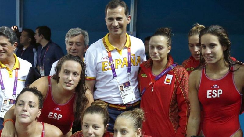 A los deportistas españoles no les ha faltado el apoyo de la Familia Real, ya vimos a la reina en la ceremonia de apertura, doña Sofía ha vuelto y tambien están aquí los principes. Juntos han acudido a una reunión con más casas reales.