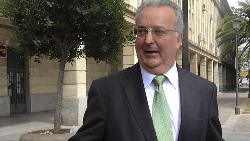 Sale de prisión el exconsejero andaluz de Empleo imputado en el caso de los ERE