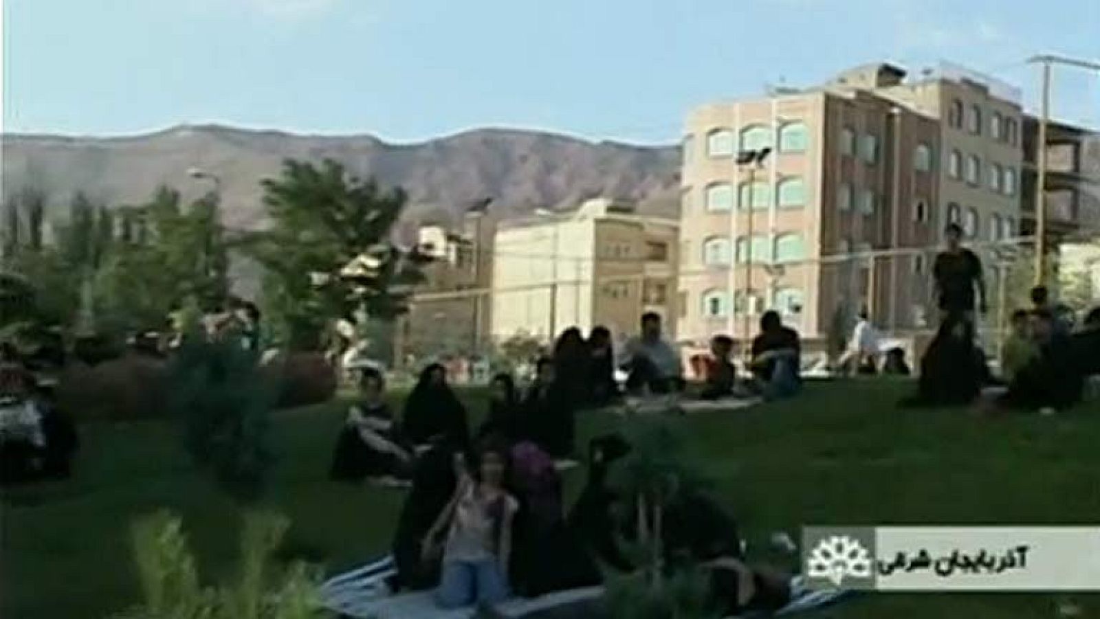 Al menos 80 muertos y 400 heridos tras una cadena de terremotos en el noroeste de Irán