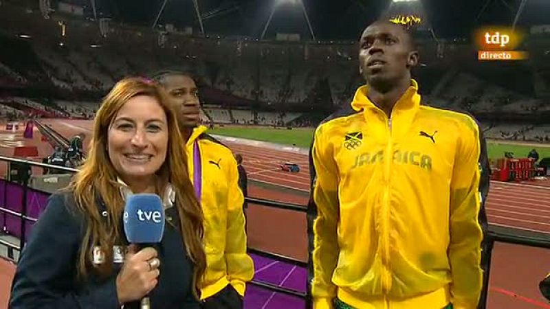 El equipo jamaicano de 4x100 se divierte ante las cámaras de TVE