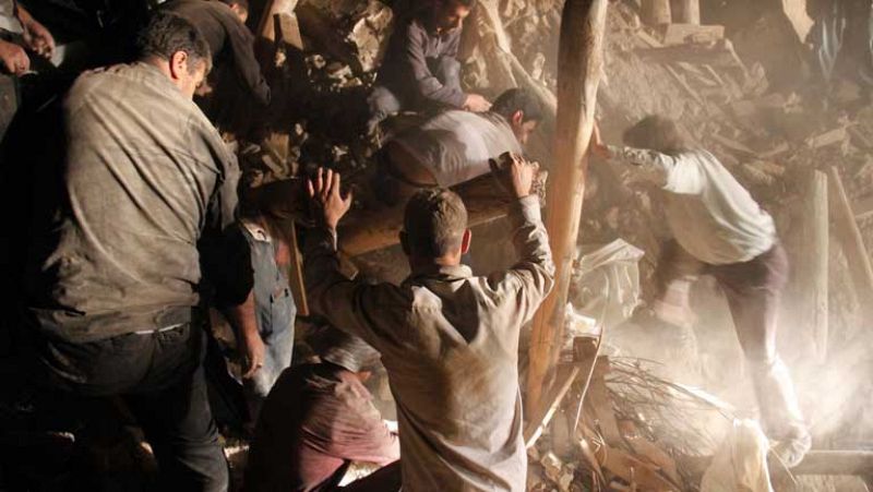 250 muertos y más de 2 mil heridos en Irán tras un fuerte terremoto 