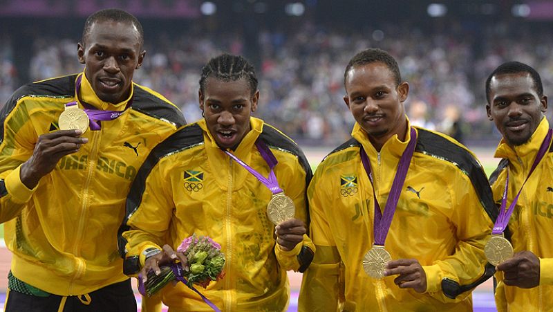 Jamaica voló en el 4x100, batió el récord del mundo y Usain Bolt completó su corona de rey de la velocidad en Londres 2012 con su tercer oro olímpico, el sexto de su carrera.