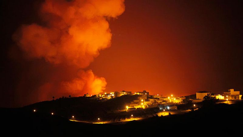 El fuego obliga a desalojar a 3.000 personas en La Gomera