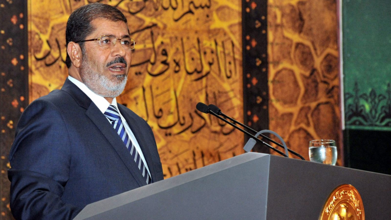 Telediario 1: Gesto de autoridad de Mursi | RTVE Play