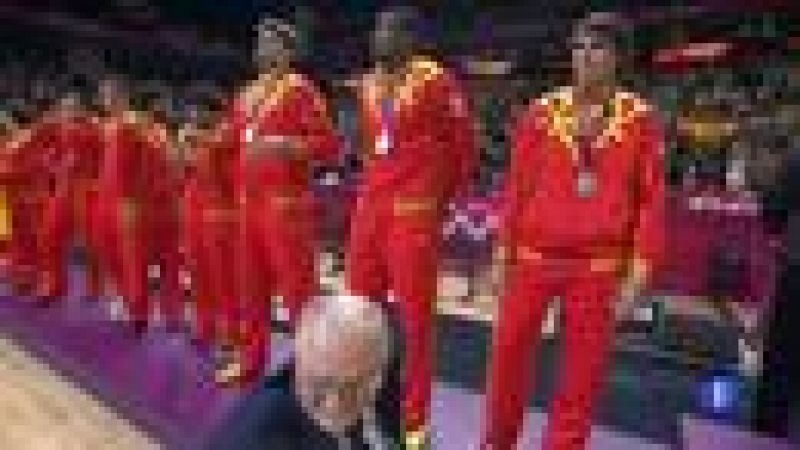 La selección española de baloncesto selló la participación nacional en los Juegos con una gloriosa plata frente a Estados Unidos. Nunca antes estuvo tan cerca del oro España, que cedió 107-100 ante los campeones olímpicos.