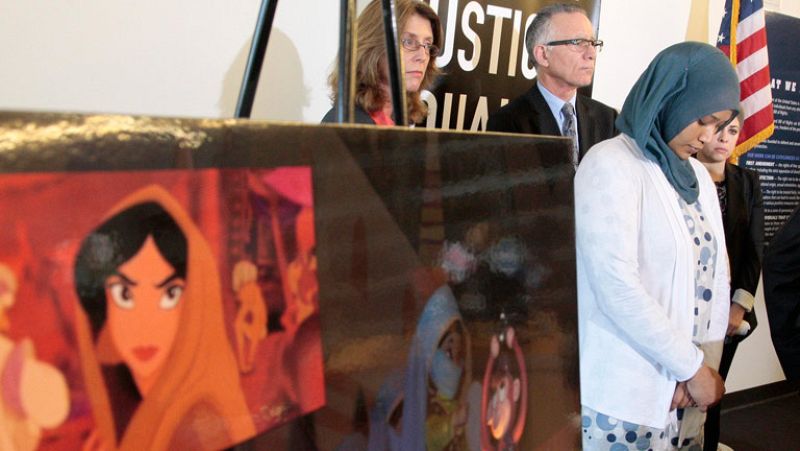 Una musulmana denuncia a Disney por no permitirle usar el velo islámico en el trabajo 