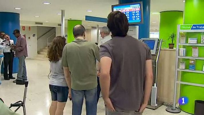 Telediario 1 - Los 400 euros para parados buscarán aumentar la reinserción laboral