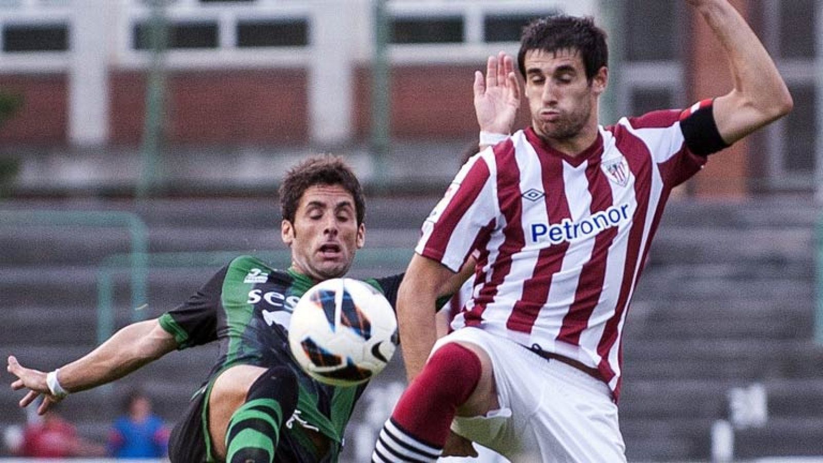 Javi Martinez ficha por el Bayern; Van Persie, al United | Ver