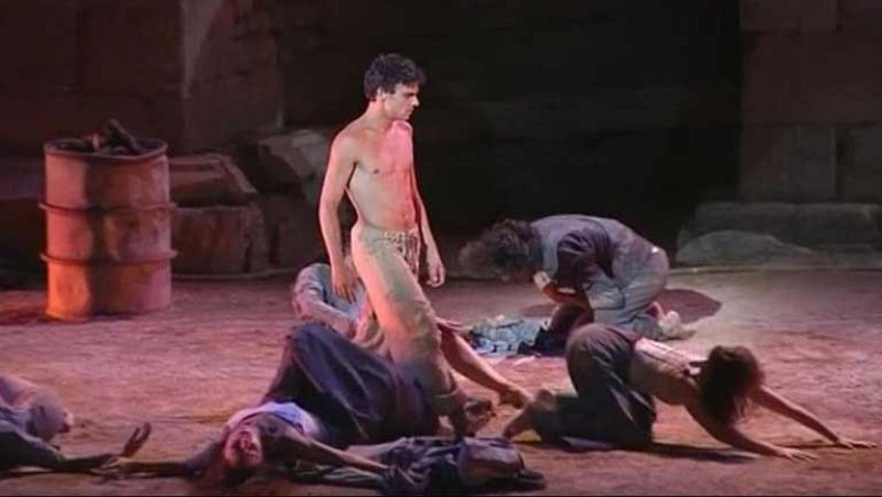  Se entrena en Mérida, las Bacantes con música de Mathew Herbert