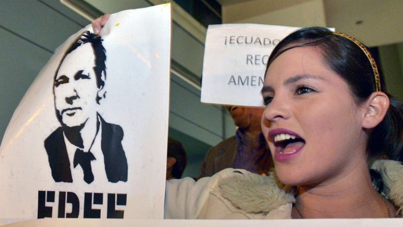 Reino Unido impedirá que Assange deje el país pese al asilo de Ecuador y teme un largo conflicto