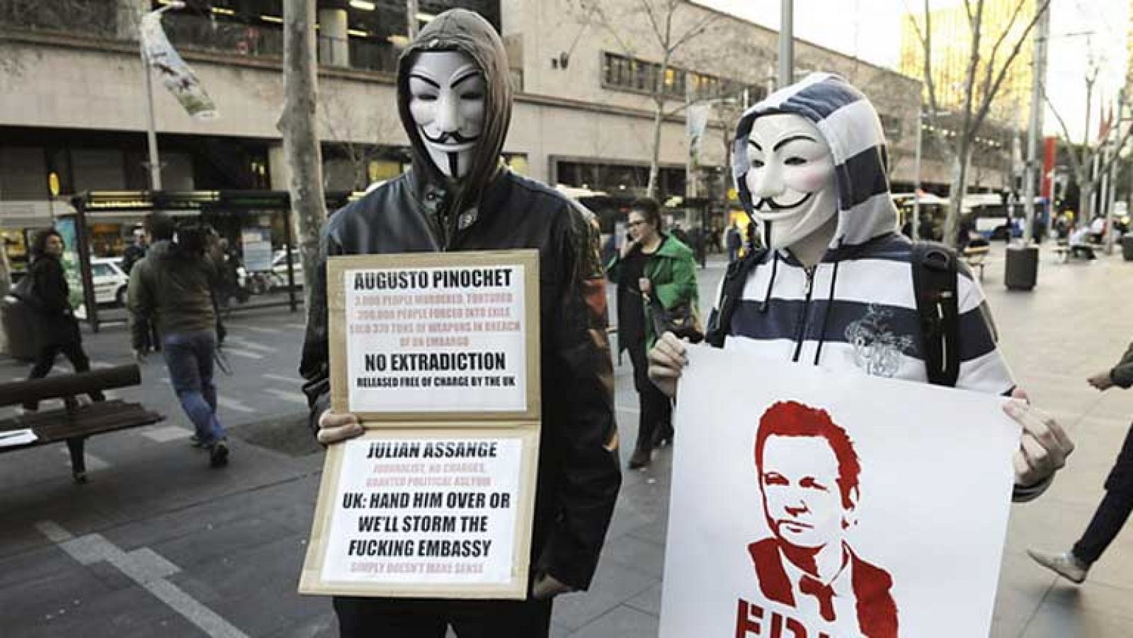 Assange podría ser arrestado si sale a las calles de Londres