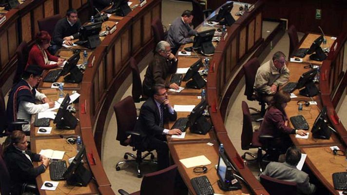 Telediario 1 - Tensión diplomática por Assange