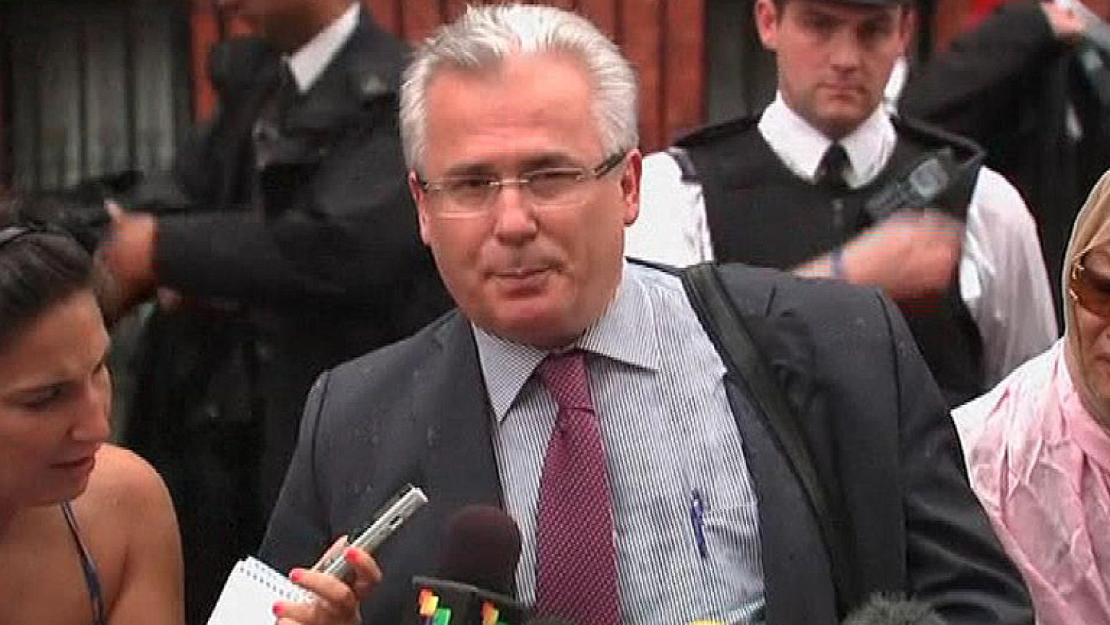 Comparecencia íntegra de Garzón sobre Assange en la embajada de Ecuador en Londres - Informativo 24h | Ver