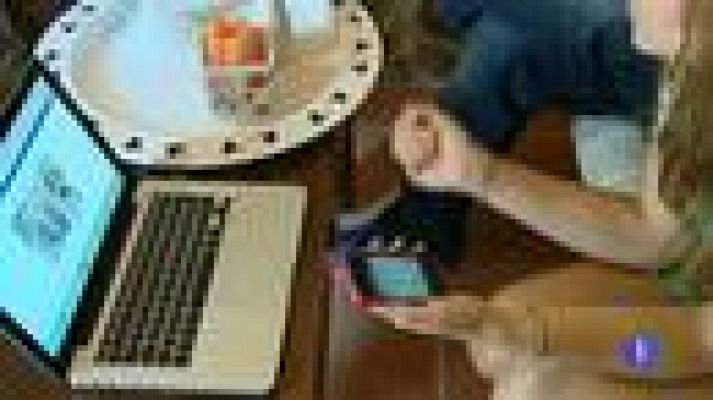 Telediario 1 - Más de dos millones y medio de españoles figuran en listas de morosos