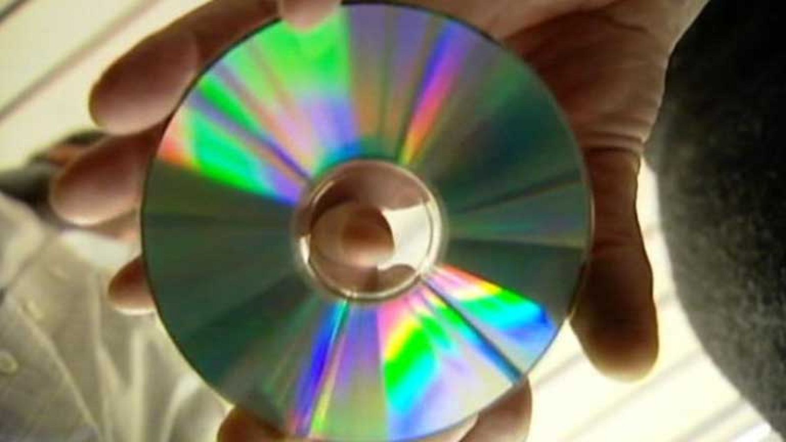 Polémica en Alemania por la compra por parte del fisco de CD's con información robada sobre contribuyentes que tienen cuentas en Suiza