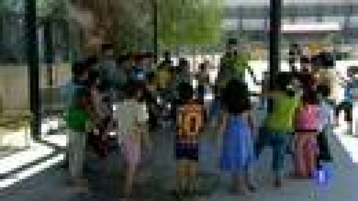 Telediario 1 - Los centros comunitarios albergan a 240.000 familias sirias