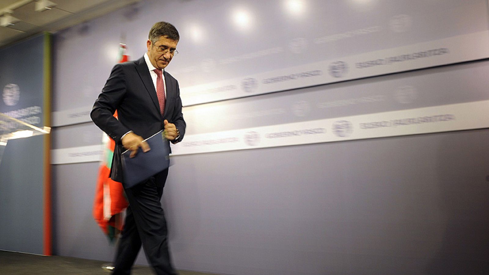 Patxi López anuncia el adelanto de las elecciones vascas (discurso completo)