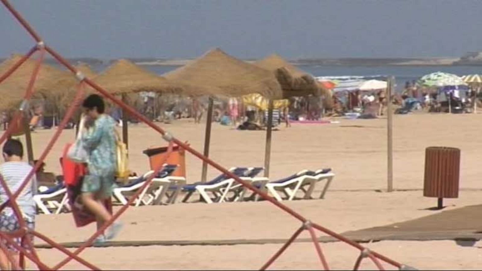 Los termómetros superan los 40 grados en el mediterráneo 