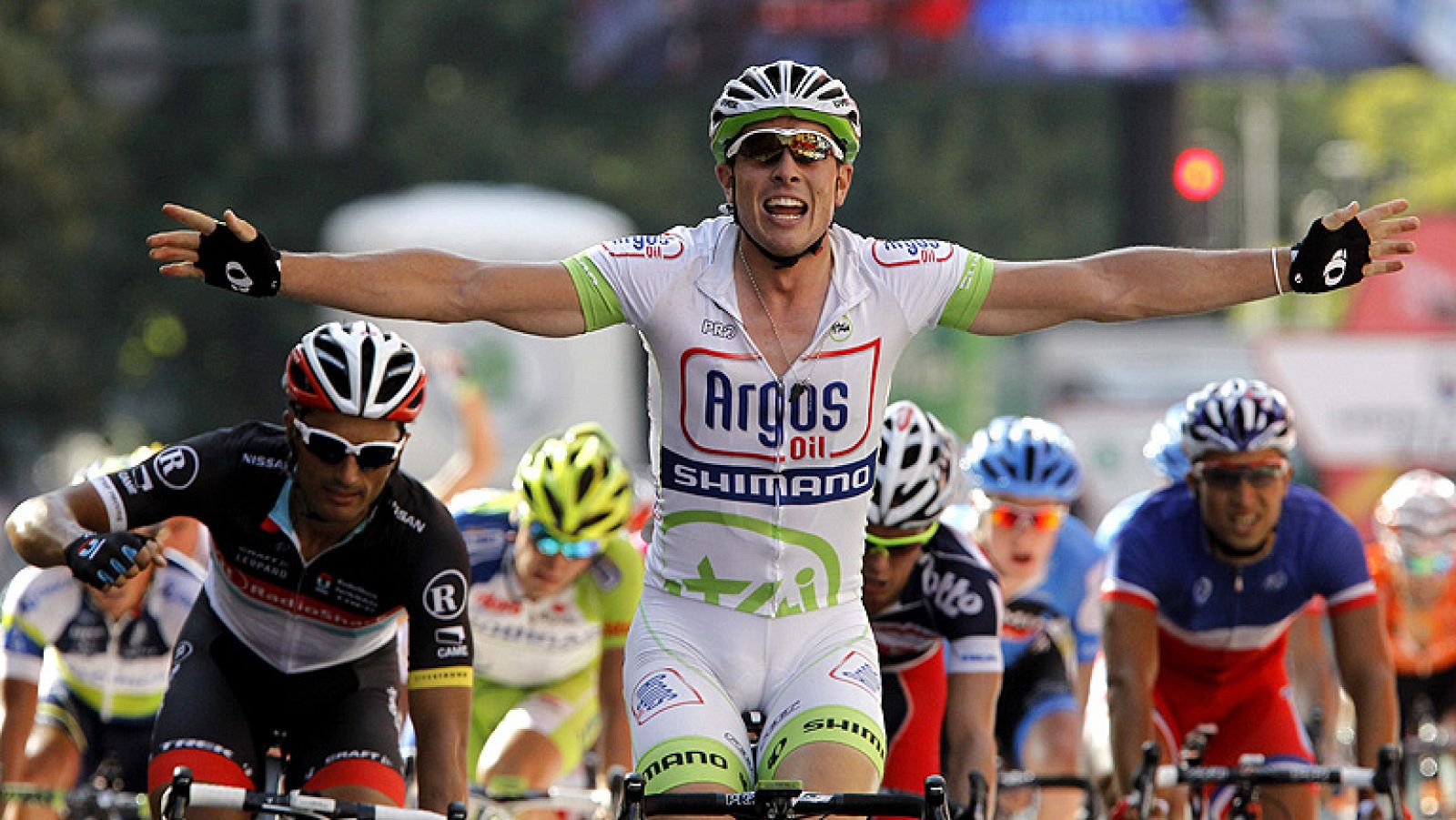El alemán John Degenkolb, del Argos Shimano, se ha impuesto al esprint en la quinta etapa de la Vuelta ciclista a España disputada a través de 168 kilómetros con salida y llegada en Logroño, en la que el español Joaquim 'Purito' Rodríguez (Katusha) m