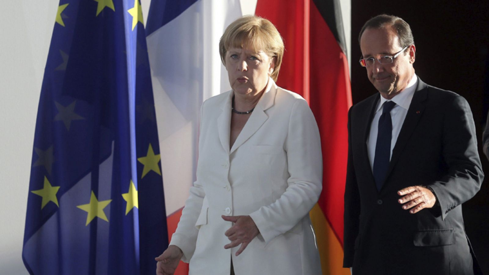 Merkel y Hollande insisten en que Grecia "cumpla sus compromisos"