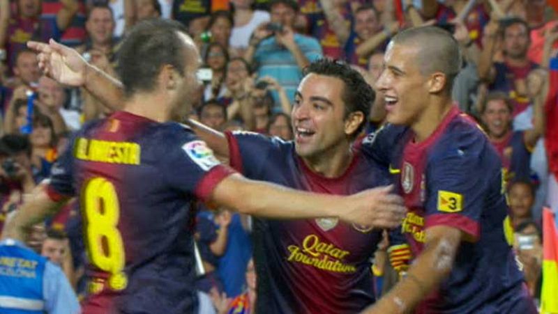 Xavi Hernández ha marcado un gran gol al Real Madrid en el minuto 77 tras una gran jugada de Andrés Iniesta. 