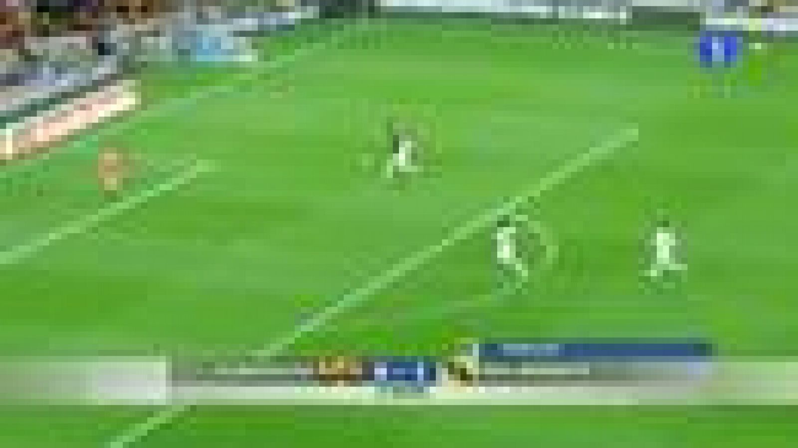 El delantero del FC Barcelona, Pedro Rodríguez, ha marcado el gol del empate para su equipo justo después de que Cristiano Ronaldo adelantase al Real Madrid, en el minuto 57 de juego.